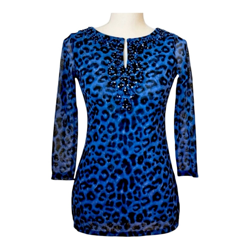 International Concepts Size Small 1/4 sleeve top, beads in front at neckline